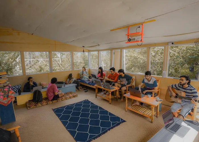 Mars Monkey Hostel & Cafe Manali 